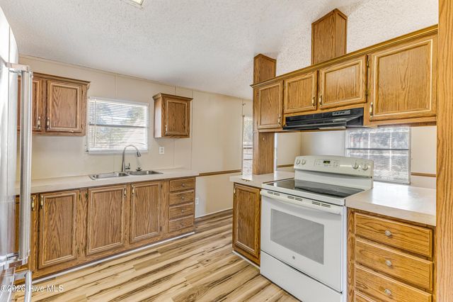 4690 Port Loop Road SE, Southport, NC 28461