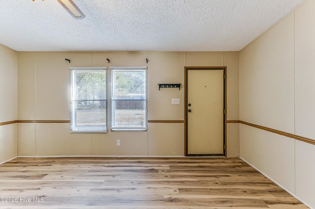 4690 Port Loop Road SE, Southport, NC 28461