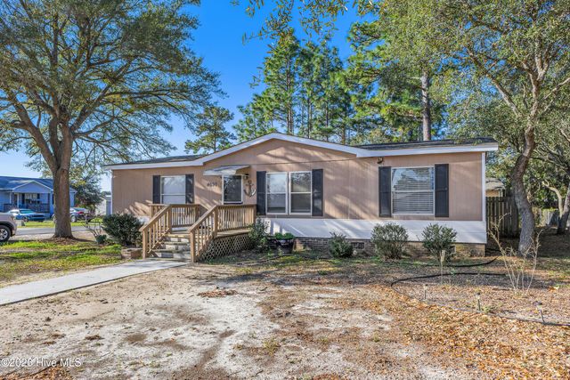 4690 Port Loop Road SE, Southport, NC 28461