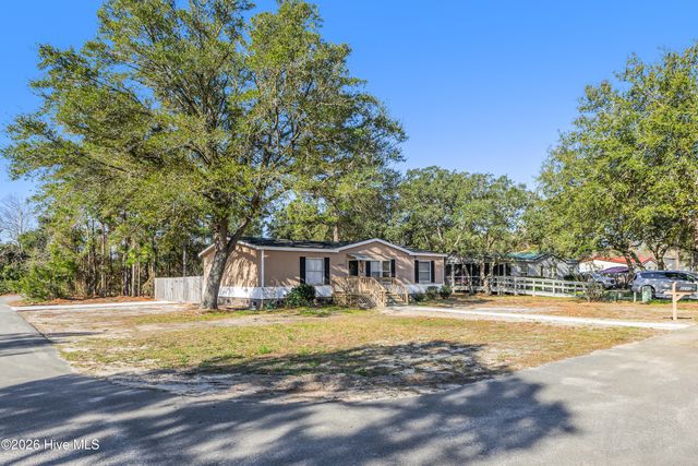 4690 Port Loop Road SE, Southport, NC 28461