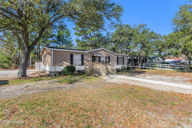 4690 Port Loop Road SE, Southport, NC 28461