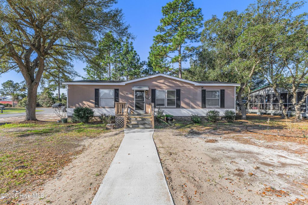 4690 Port Loop Road SE, Southport, NC 28461