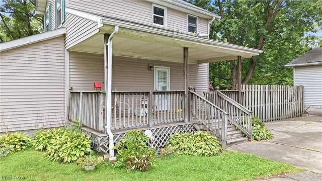 301 Porter Avenue, Campbell, OH 44405