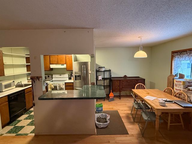 64 Bayberry Lane, South Burlington, VT 05403