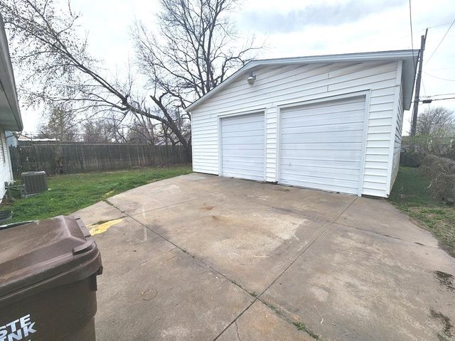 2645 S Mead St, Wichita, KS 67216