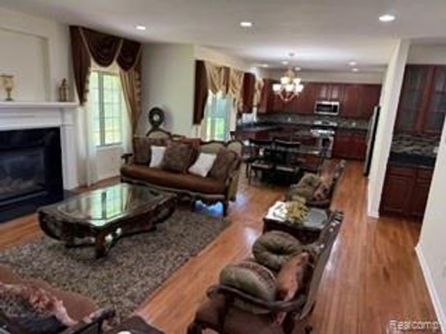4853 Vinewood Drive, Sterling Heights, MI 48314