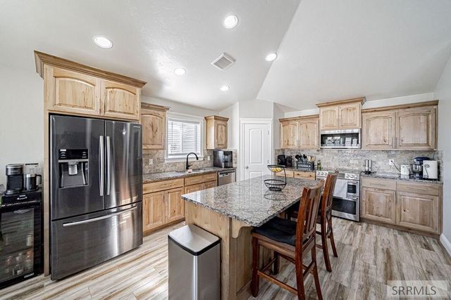 1250 N Bent Grass Drive, Ammon, ID 83406