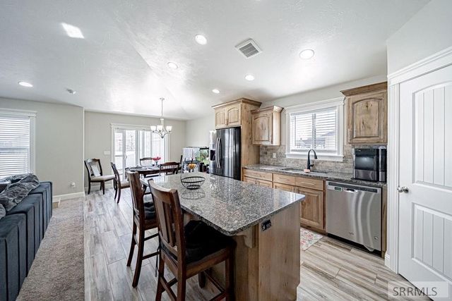 1250 N Bent Grass Drive, Ammon, ID 83406