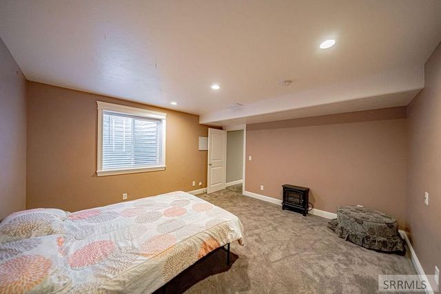 1250 N Bent Grass Drive, Ammon, ID 83406