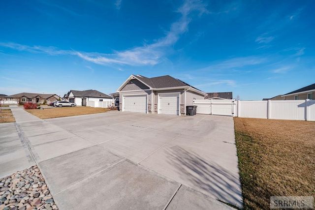 1250 N Bent Grass Drive, Ammon, ID 83406