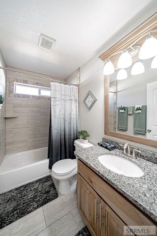 1250 N Bent Grass Drive, Ammon, ID 83406