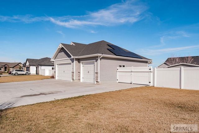1250 N Bent Grass Drive, Ammon, ID 83406
