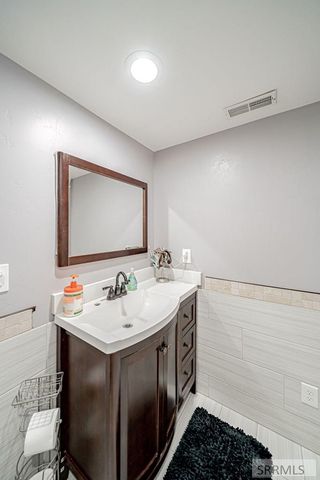 1250 N Bent Grass Drive, Ammon, ID 83406