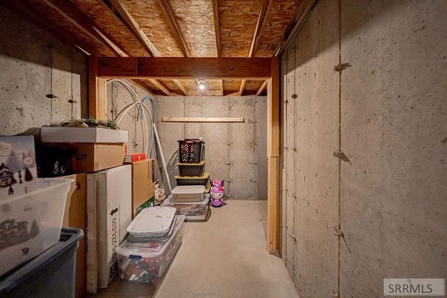 1250 N Bent Grass Drive, Ammon, ID 83406