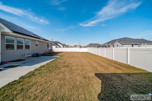 1250 N Bent Grass Drive, Ammon, ID 83406