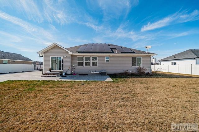 1250 N Bent Grass Drive, Ammon, ID 83406