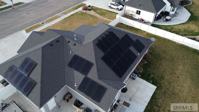 1250 N Bent Grass Drive, Ammon, ID 83406