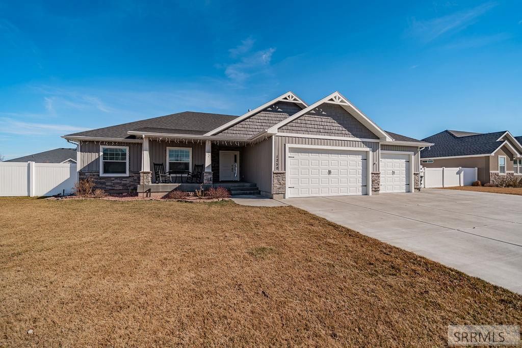 1250 N Bent Grass Drive, Ammon, ID 83406