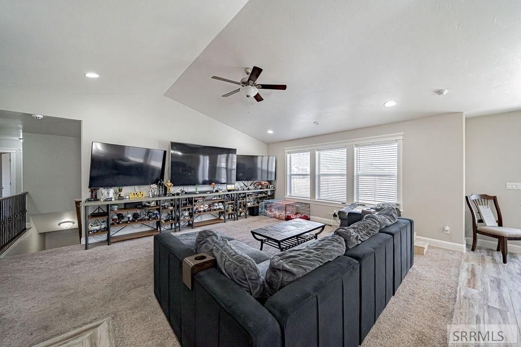 Image 11 of property listing at 1250 N Bent Grass Drive, Ammon, ID 83406