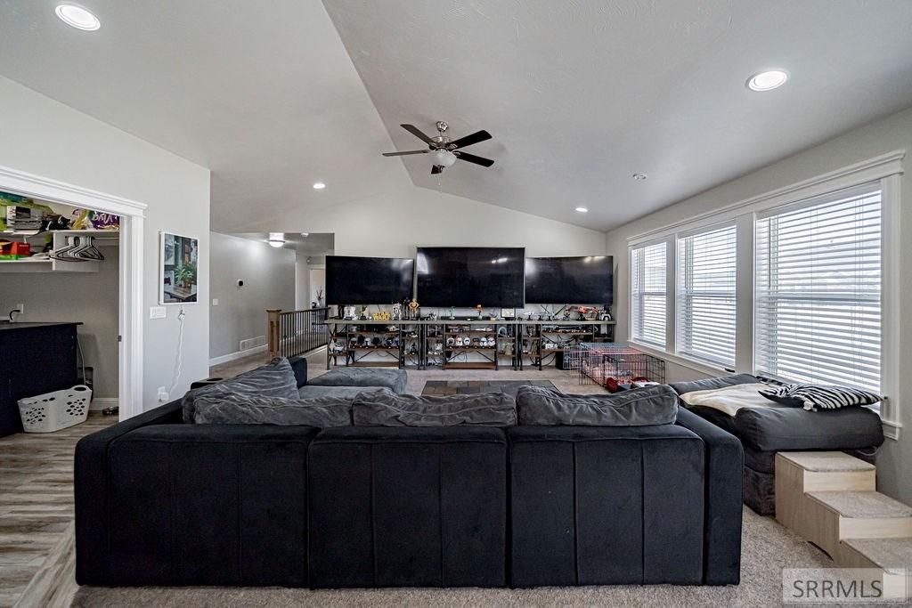 Image 12 of property listing at 1250 N Bent Grass Drive, Ammon, ID 83406