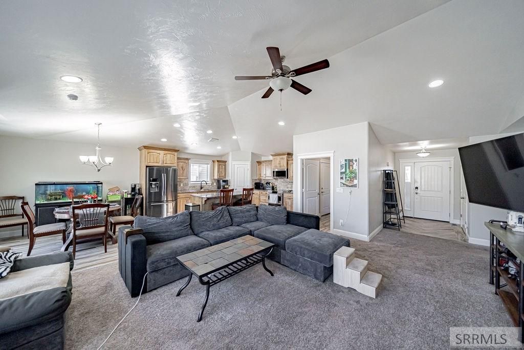 Image 14 of property listing at 1250 N Bent Grass Drive, Ammon, ID 83406