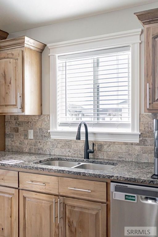 Image 25 of property listing at 1250 N Bent Grass Drive, Ammon, ID 83406