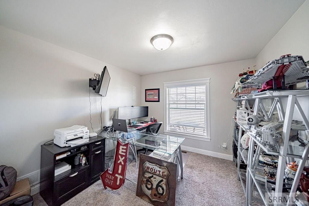 Image 42 of property listing at 1250 N Bent Grass Drive, Ammon, ID 83406