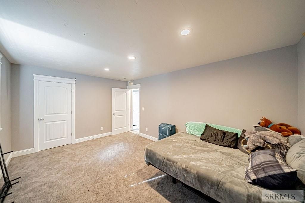 Image 53 of property listing at 1250 N Bent Grass Drive, Ammon, ID 83406