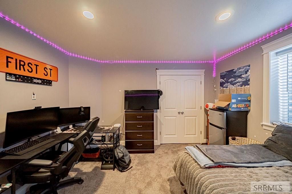 Image 57 of property listing at 1250 N Bent Grass Drive, Ammon, ID 83406