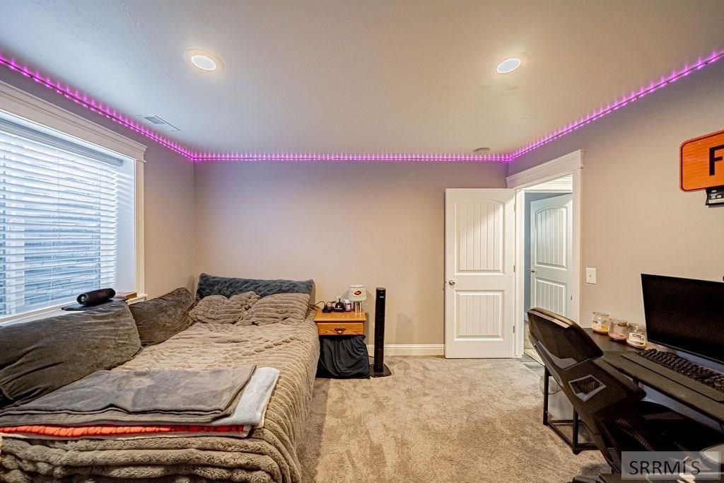 Image 59 of property listing at 1250 N Bent Grass Drive, Ammon, ID 83406