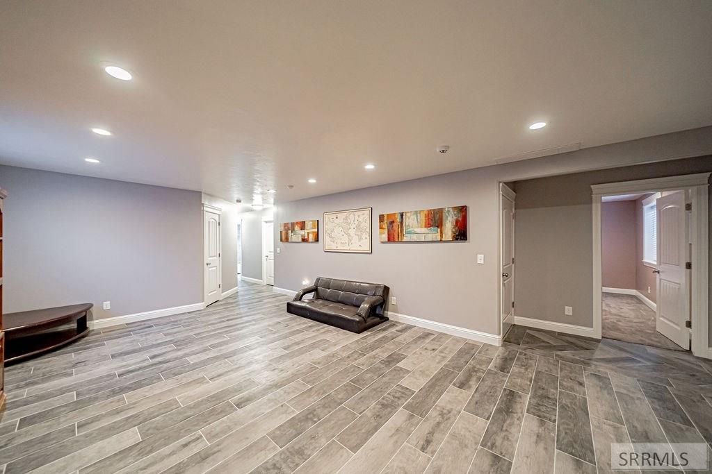 Image 60 of property listing at 1250 N Bent Grass Drive, Ammon, ID 83406