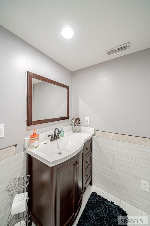 Image 61 of property listing at 1250 N Bent Grass Drive, Ammon, ID 83406