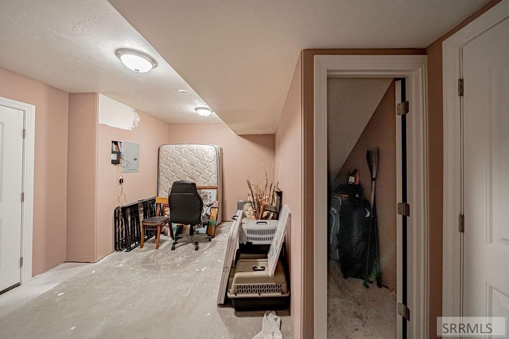 Image 64 of property listing at 1250 N Bent Grass Drive, Ammon, ID 83406