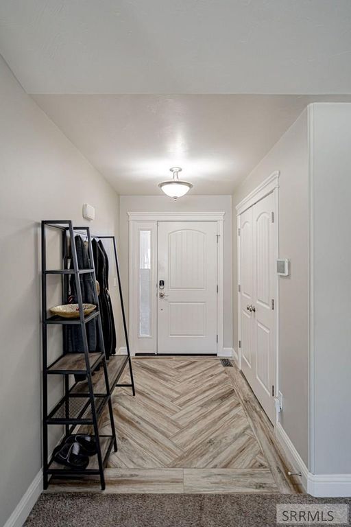 Image 8 of property listing at 1250 N Bent Grass Drive, Ammon, ID 83406