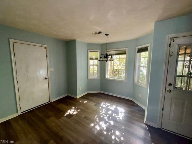 979 Denhart ST, Norfolk, VA 23504