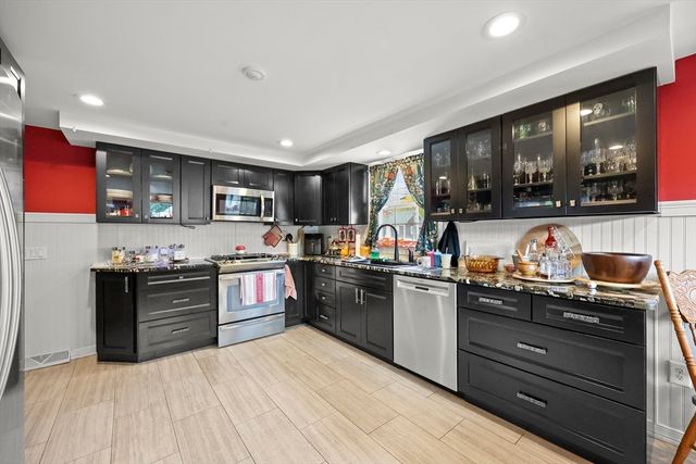 83 Oklahoma St, Springfield, MA 01104