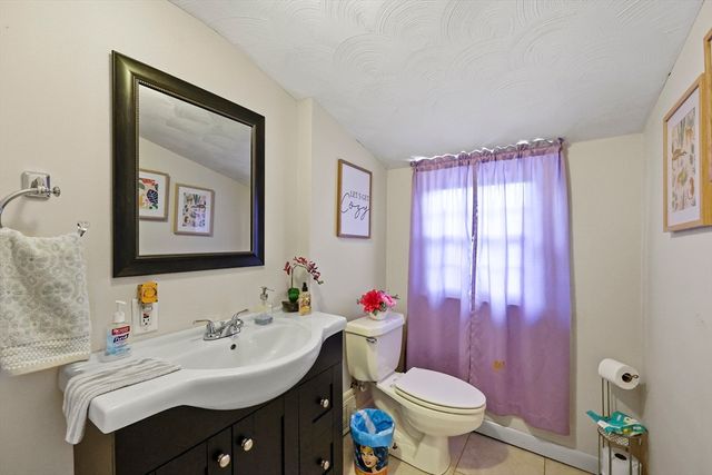 83 Oklahoma St, Springfield, MA 01104