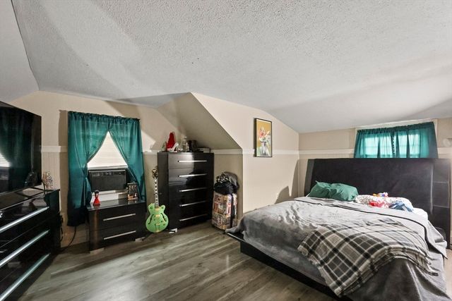 83 Oklahoma St, Springfield, MA 01104