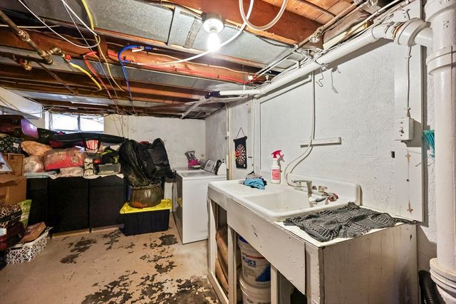 83 Oklahoma St, Springfield, MA 01104