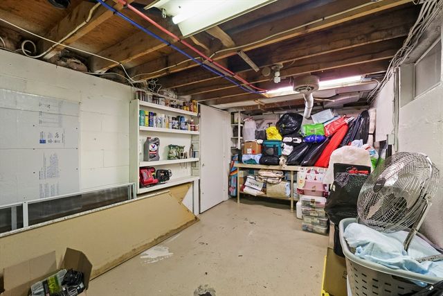 83 Oklahoma St, Springfield, MA 01104