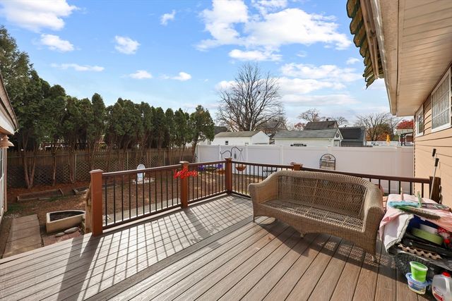 83 Oklahoma St, Springfield, MA 01104