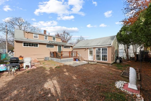 83 Oklahoma St, Springfield, MA 01104