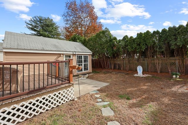 83 Oklahoma St, Springfield, MA 01104