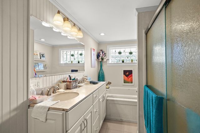 83 Oklahoma St, Springfield, MA 01104