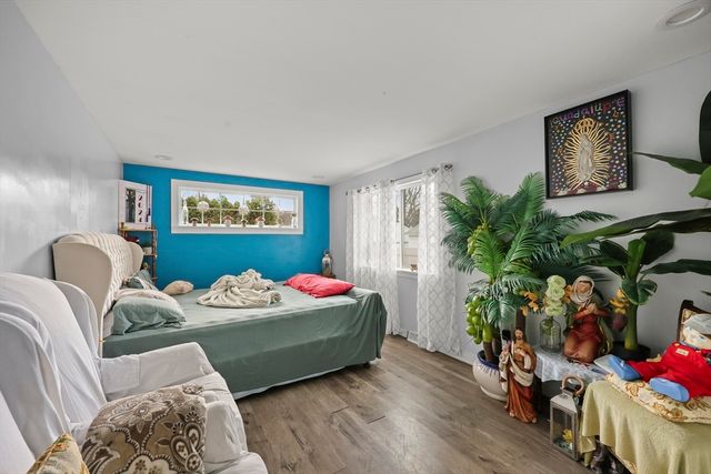 83 Oklahoma St, Springfield, MA 01104