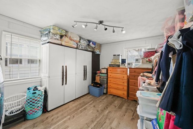 83 Oklahoma St, Springfield, MA 01104