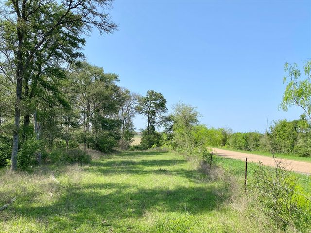 1985 County Road 309, Lexington, TX 78947