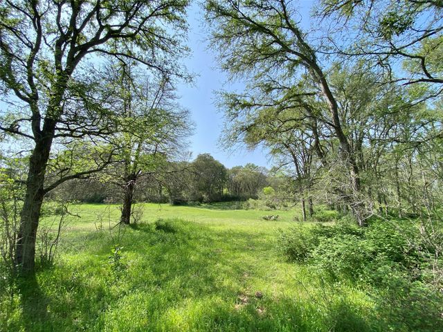 1985 County Road 309, Lexington, TX 78947