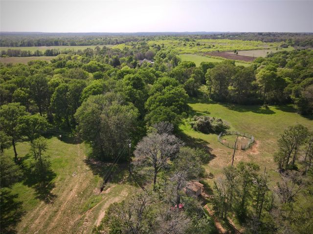 1985 County Road 309, Lexington, TX 78947