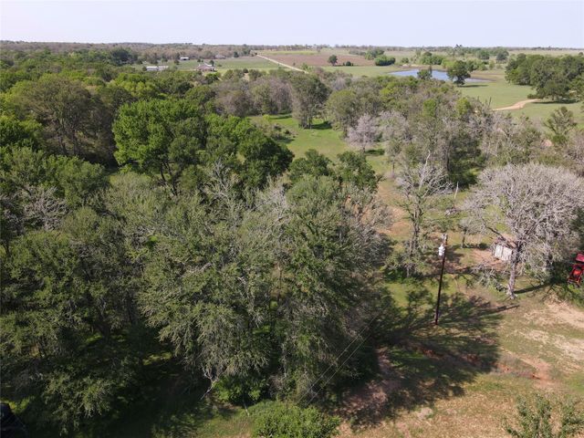 1985 County Road 309, Lexington, TX 78947